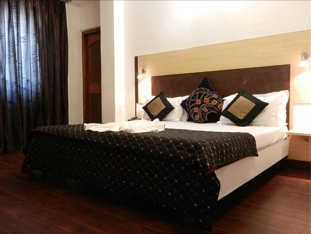 Fabhotel Prime Sarin Heritage Hotel 3*
