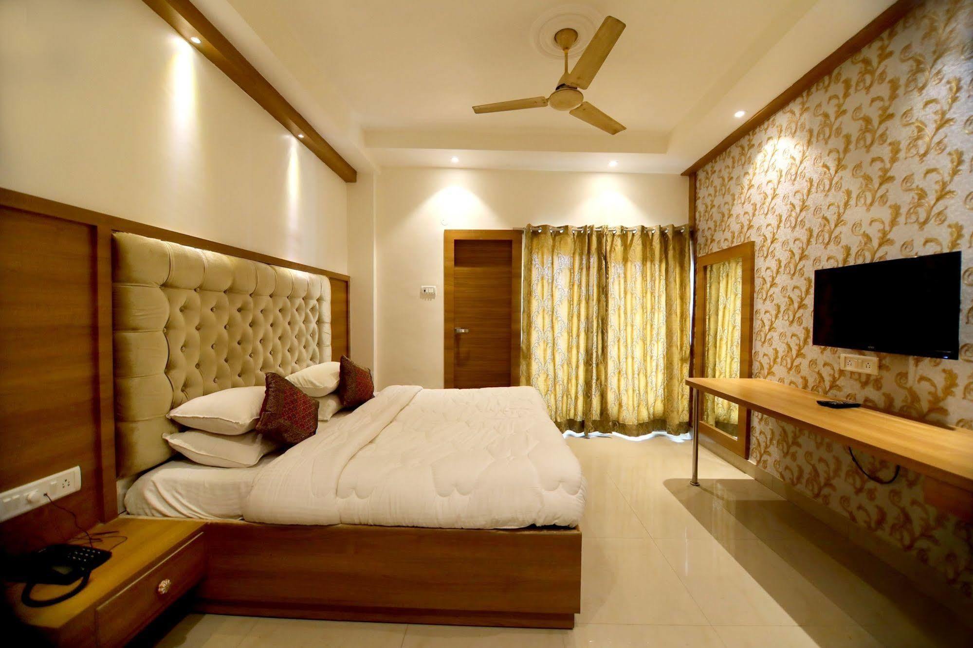 Fabhotel Prime Sarin Heritage Hotel 3*