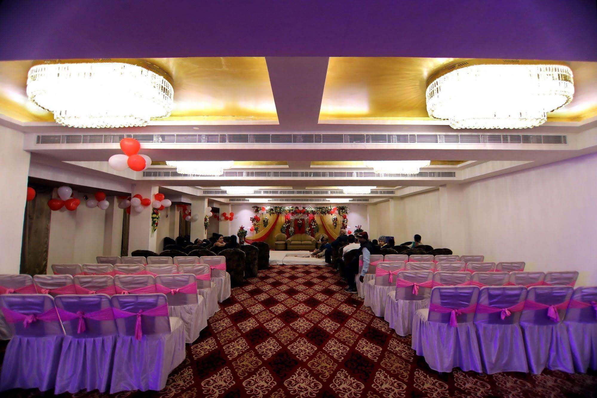 Fabhotel Prime Sarin Heritage